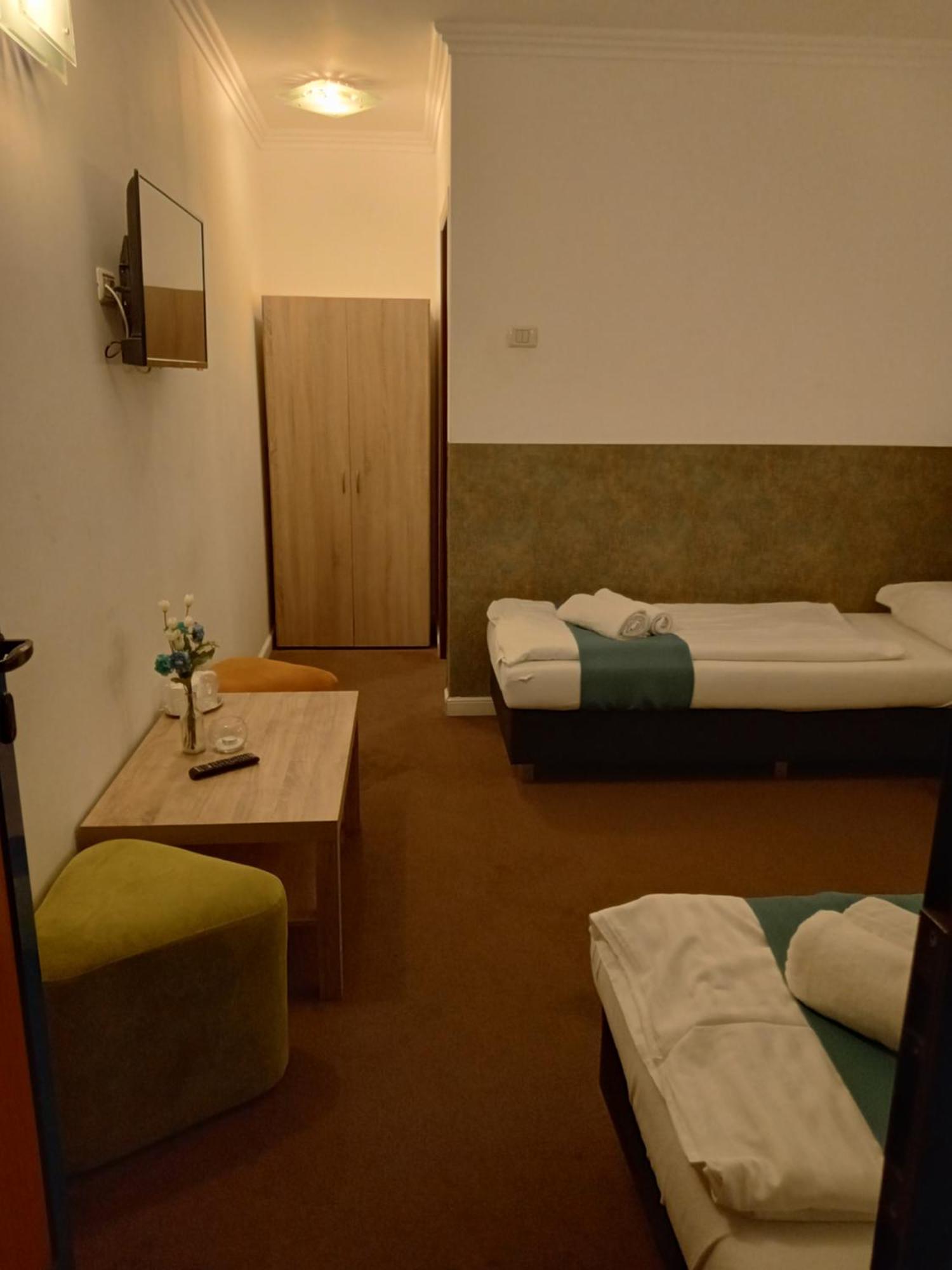 Motel Cet Arad Buitenkant foto
